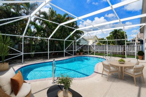 House in Lake Worth, Florida 3 bedrooms, 148.64 sq.m. № 2285908 - photo 27