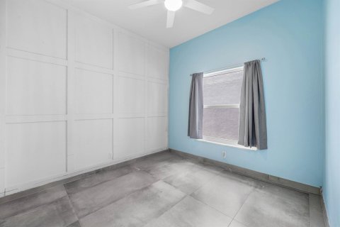 House in Lake Worth, Florida 3 bedrooms, 148.64 sq.m. № 2285908 - photo 23