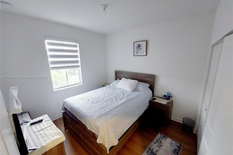Townhouse in Miami, Florida 3 bedrooms, 149.76 sq.m. № 1707776 - photo 11