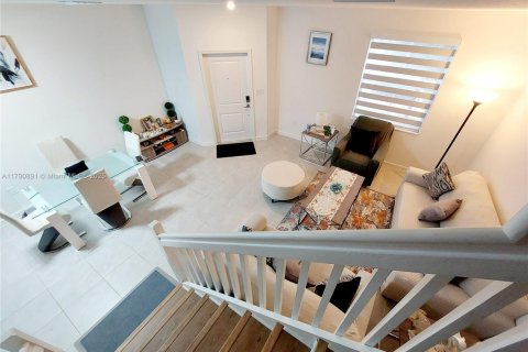 Townhouse in Miami, Florida 3 bedrooms, 149.76 sq.m. № 1707776 - photo 20