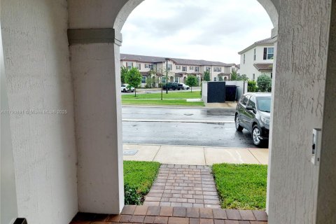 Townhouse in Miami, Florida 3 bedrooms, 149.76 sq.m. № 1707776 - photo 18