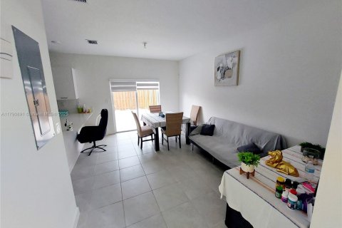 Townhouse in Miami, Florida 3 bedrooms, 149.76 sq.m. № 1707776 - photo 5