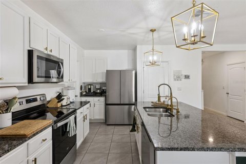 House in Sanford, Florida 5 bedrooms, 227.33 sq.m. № 2341977 - photo 12