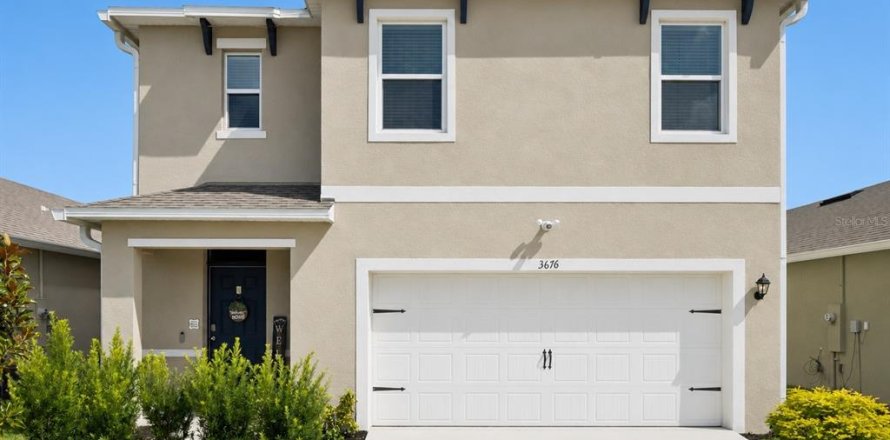 House in Sanford, Florida 5 bedrooms, 227.33 sq.m. № 2341977