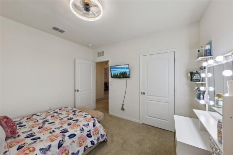 House in Sanford, Florida 5 bedrooms, 227.33 sq.m. № 2341977 - photo 23