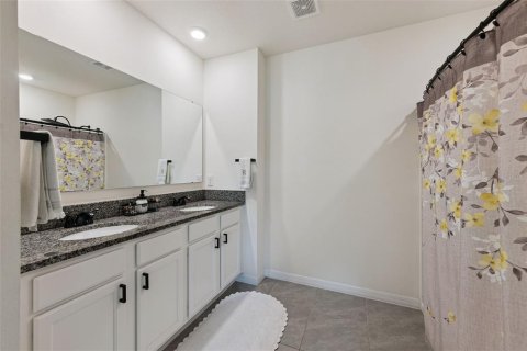 House in Sanford, Florida 5 bedrooms, 227.33 sq.m. № 2341977 - photo 28