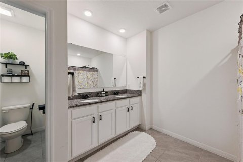 House in Sanford, Florida 5 bedrooms, 227.33 sq.m. № 2341977 - photo 27