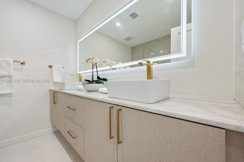 Купить виллу или дом в Пальметто-Бей, Флорида 4 спальни, 212.28м2, № 2066515 - фото 13