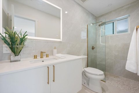 Купить виллу или дом в Пальметто-Бей, Флорида 4 спальни, 212.28м2, № 2066515 - фото 12