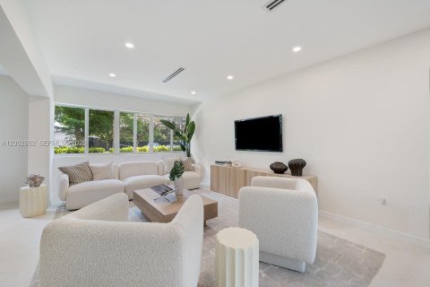 Купить виллу или дом в Пальметто-Бей, Флорида 4 спальни, 212.28м2, № 2066515 - фото 7