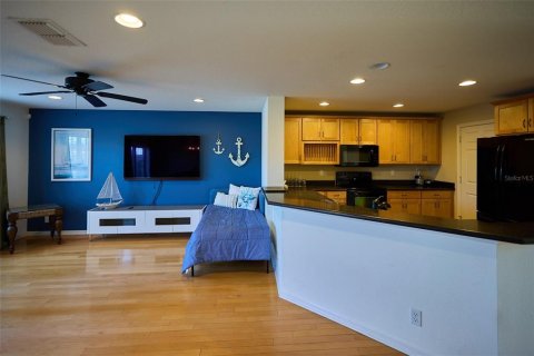 Townhouse in Clearwater, Florida 2 bedrooms, 118.36 sq.m. № 2142060 - photo 10