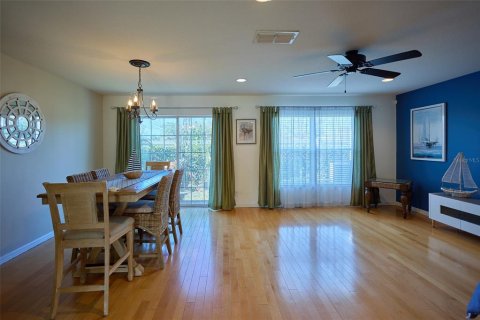 Townhouse in Clearwater, Florida 2 bedrooms, 118.36 sq.m. № 2142060 - photo 11