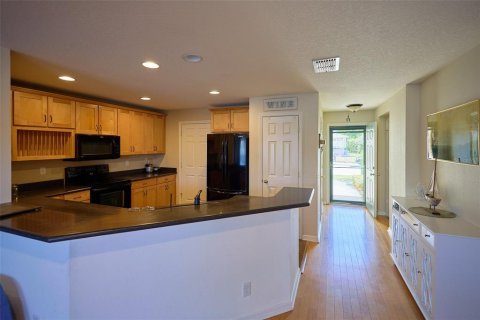 Townhouse in Clearwater, Florida 2 bedrooms, 118.36 sq.m. № 2142060 - photo 13