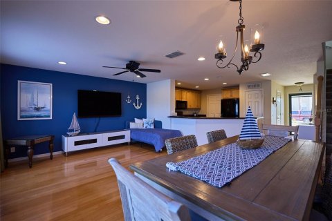 Townhouse in Clearwater, Florida 2 bedrooms, 118.36 sq.m. № 2142060 - photo 4