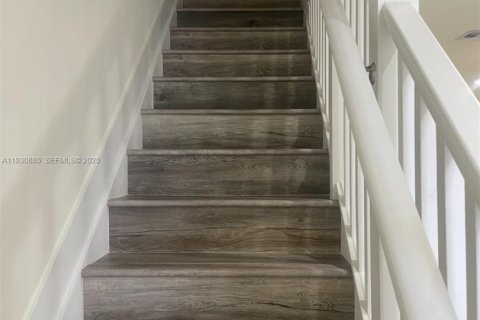 Condominio en alquiler en Doral, Florida, 3 dormitorios, 122.17 m2 № 1993636 - foto 6