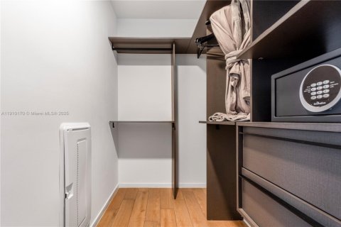 Copropriété à louer à Miami, Floride: 3 chambres, 106.84 m2 № 1966406 - photo 14