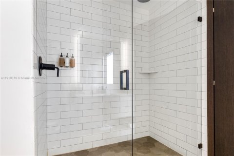 Copropriété à louer à Miami, Floride: 3 chambres, 106.84 m2 № 1966406 - photo 17