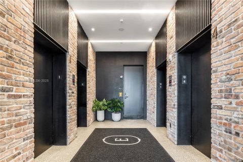 Copropriété à louer à Miami, Floride: 3 chambres, 106.84 m2 № 1966406 - photo 23