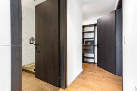 Copropriété à louer à Miami, Floride: 3 chambres, 106.84 m2 № 1966406 - photo 11