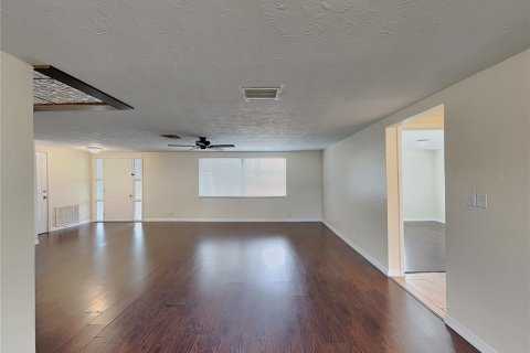 Villa ou maison à louer à New Port Richey, Floride: 3 chambres, 141.68 m2 № 2110905 - photo 7
