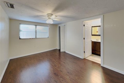 Villa ou maison à louer à New Port Richey, Floride: 3 chambres, 141.68 m2 № 2110905 - photo 9
