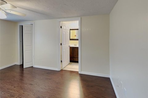 Villa ou maison à louer à New Port Richey, Floride: 3 chambres, 141.68 m2 № 2110905 - photo 10