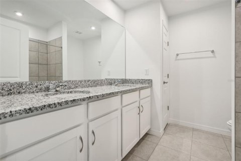 House in Palm Bay, Florida 4 bedrooms, 214.88 sq.m. № 2207540 - photo 27
