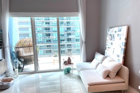 Снять в аренду кондоминиум в Майами, Флорида 1 спальня, 72.93м2, № 2049607 - фото 3