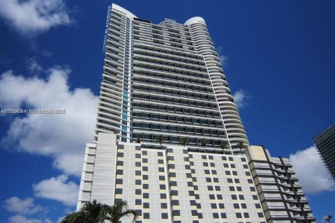 Кондоминиум с 1 спальней в Майами, Флорида № 2049607