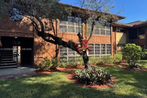 Кондоминиум с 2 спальнями в Дорал, Флорида № 2005944