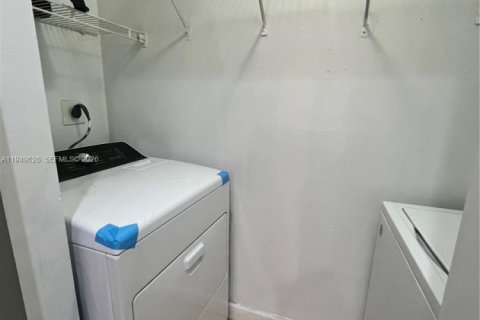 Снять в аренду кондоминиум в Дорал, Флорида 2 спальни, 95.69м2, № 2005944 - фото 12