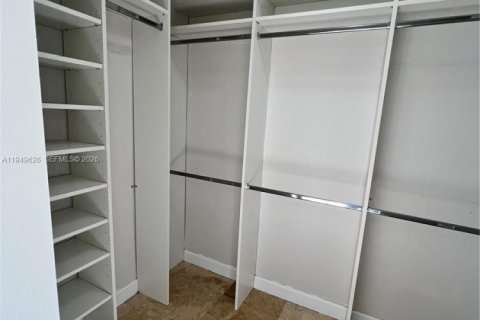 Снять в аренду кондоминиум в Дорал, Флорида 2 спальни, 95.69м2, № 2005944 - фото 5