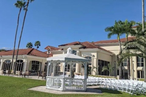 Снять в аренду кондоминиум в Дорал, Флорида 2 спальни, 95.69м2, № 2005944 - фото 28