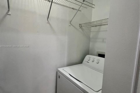 Снять в аренду кондоминиум в Дорал, Флорида 2 спальни, 95.69м2, № 2005944 - фото 13