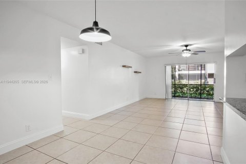 Copropriété à louer à Pompano Beach, Floride: 2 chambres, 100.33 m2 № 2000694 - photo 10