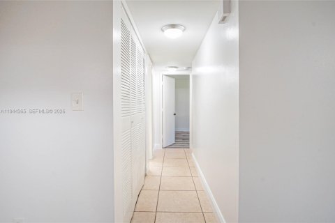Copropriété à louer à Pompano Beach, Floride: 2 chambres, 100.33 m2 № 2000694 - photo 19
