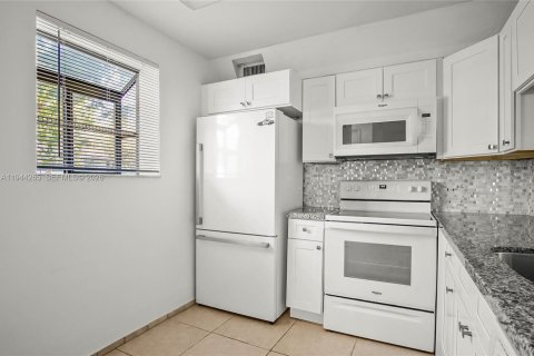 Copropriété à louer à Pompano Beach, Floride: 2 chambres, 100.33 m2 № 2000694 - photo 15