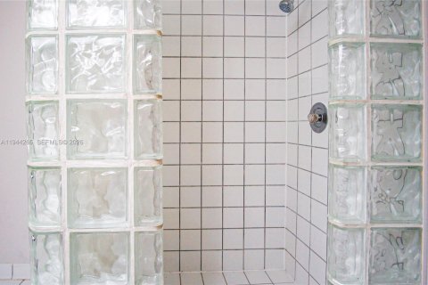 Copropriété à louer à Pompano Beach, Floride: 2 chambres, 100.33 m2 № 2000694 - photo 25