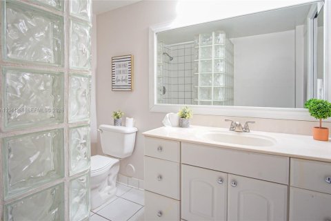 Copropriété à louer à Pompano Beach, Floride: 2 chambres, 100.33 m2 № 2000694 - photo 27