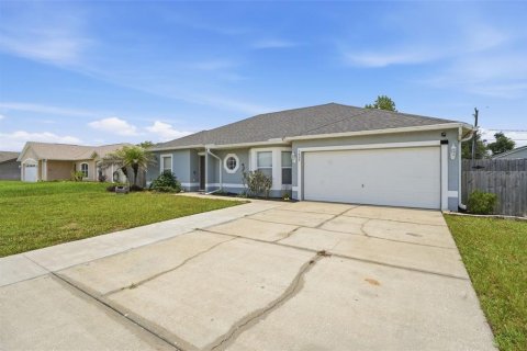 Villa ou maison à Deltona, Floride 3 chambres, 142.6 m2 № 2236385