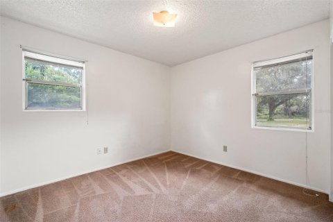 House in Dade City, Florida 3 bedrooms, 107.02 sq.m. № 1919615 - photo 19