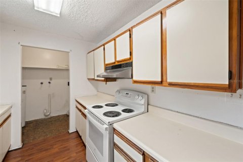 House in Dade City, Florida 3 bedrooms, 107.02 sq.m. № 1919615 - photo 12