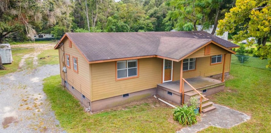 House in Dade City, Florida 3 bedrooms, 107.02 sq.m. № 1919615