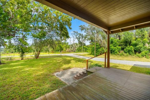 House in Dade City, Florida 3 bedrooms, 107.02 sq.m. № 1919615 - photo 27