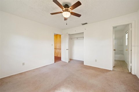 House in Dade City, Florida 3 bedrooms, 107.02 sq.m. № 1919615 - photo 23