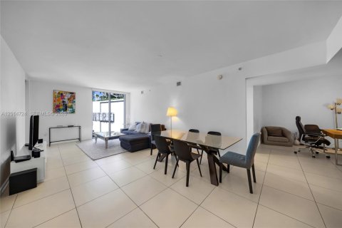 Copropriété à louer à Miami, Floride: 2 chambres, 100.89 m2 № 2088065 - photo 3