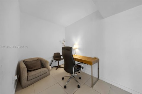 Copropriété à louer à Miami, Floride: 2 chambres, 100.89 m2 № 2088065 - photo 9