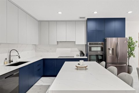 Villa ou maison à vendre à Kissimmee, Floride: 4 chambres, 192.68 m2 № 2333902 - photo 14
