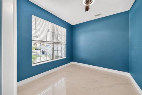 Villa ou maison à vendre à Kissimmee, Floride: 4 chambres, 192.68 m2 № 2333902 - photo 11