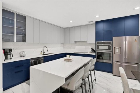 Villa ou maison à vendre à Kissimmee, Floride: 4 chambres, 192.68 m2 № 2333902 - photo 13